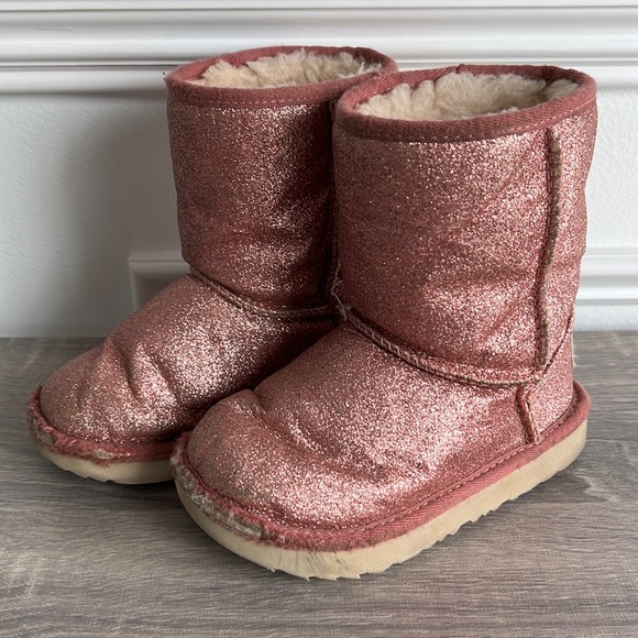 ✨ Authentic Toddler Girl’s UGG Boots - Size 9 (Toddler) Pink Glitter ✨ - Picture 2 of 5